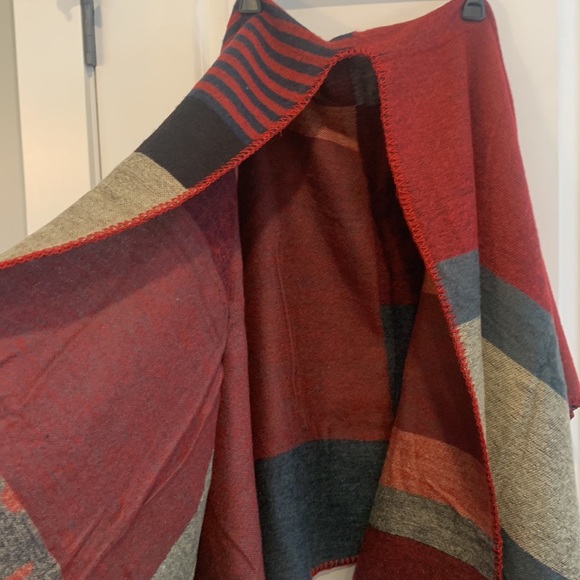 Wrap - NWT - Picture 11 of 11